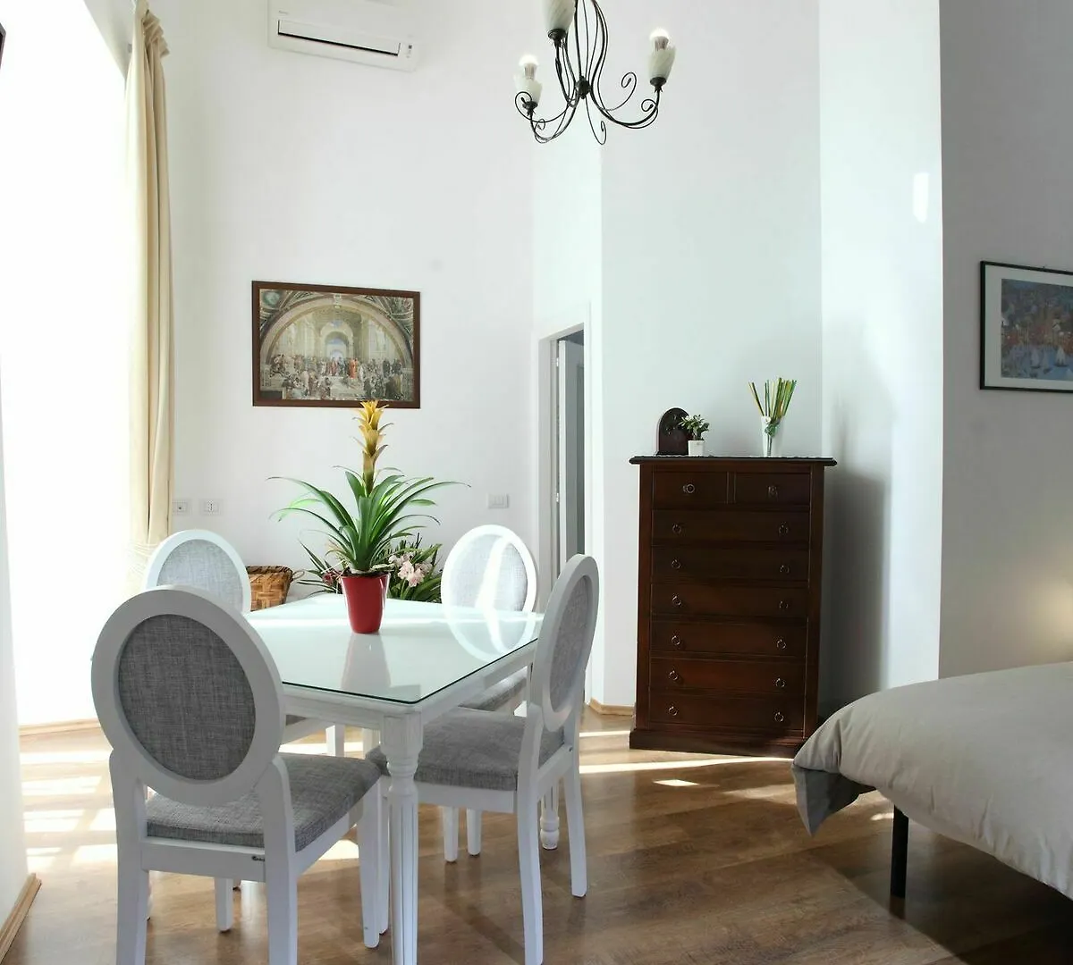Napolipietrasanta Hotel  Naples