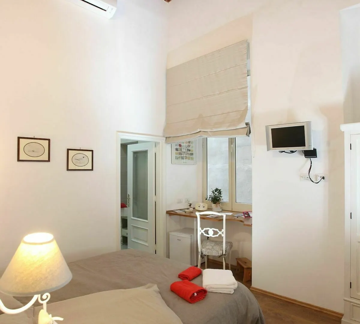 Napolipietrasanta Hotel  Naples
